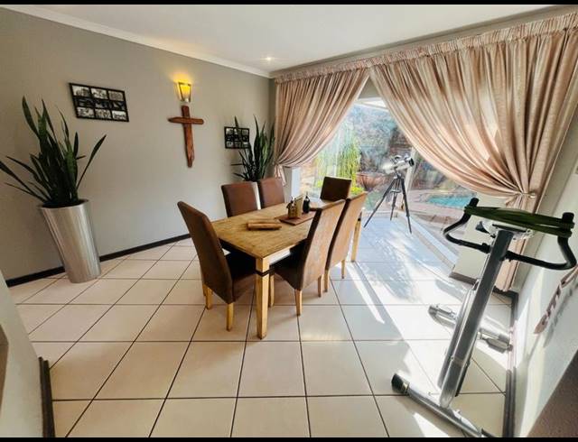 4 BEDROOM HOUSE FOR SALE IN MEYERSDAL